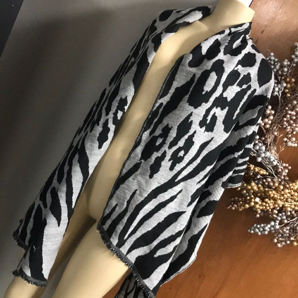 Express shawl scarf coat zebra NWT